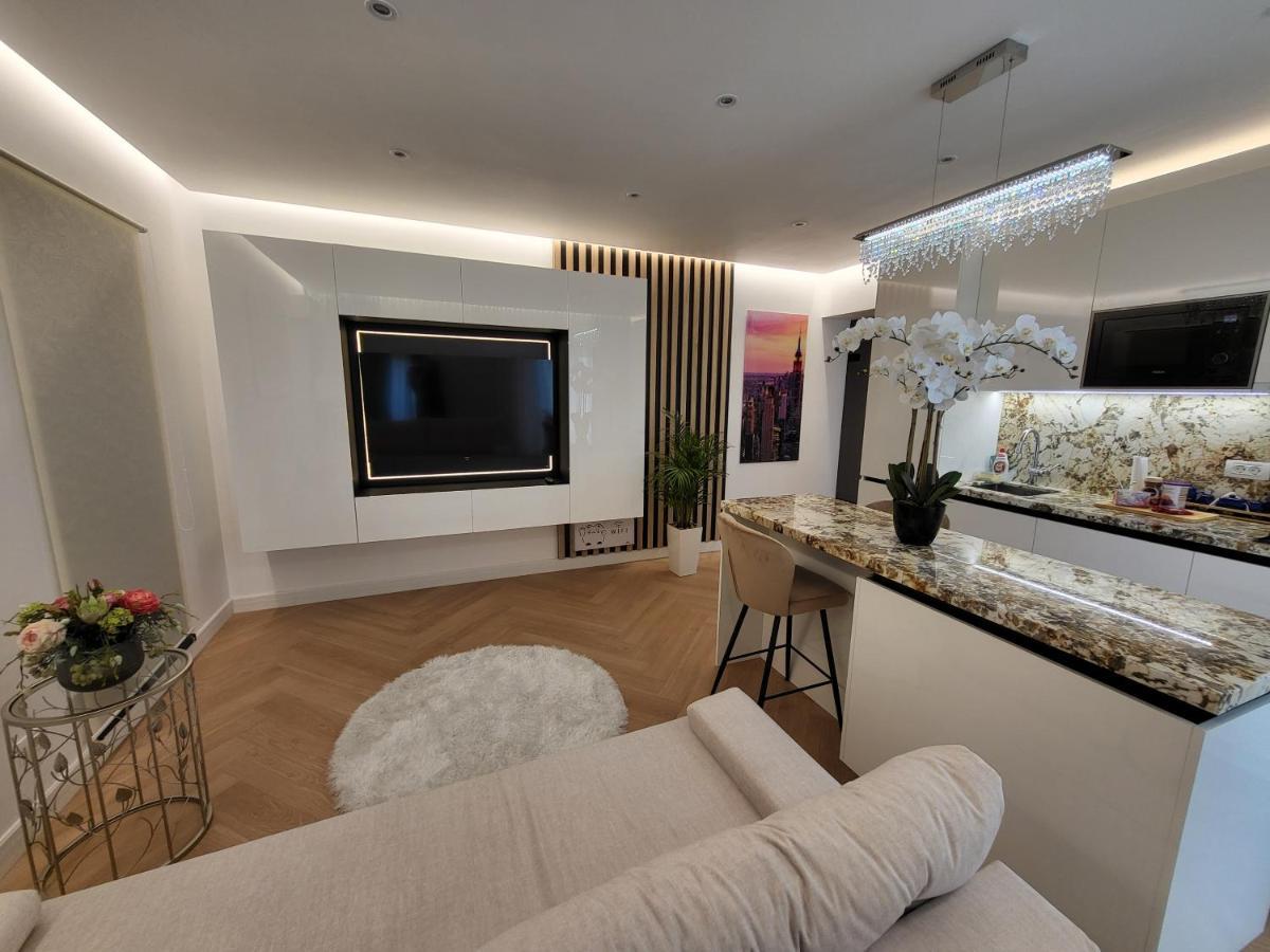 Grozavesti Luxury Apartment With 2 Rooms Букурещ Екстериор снимка